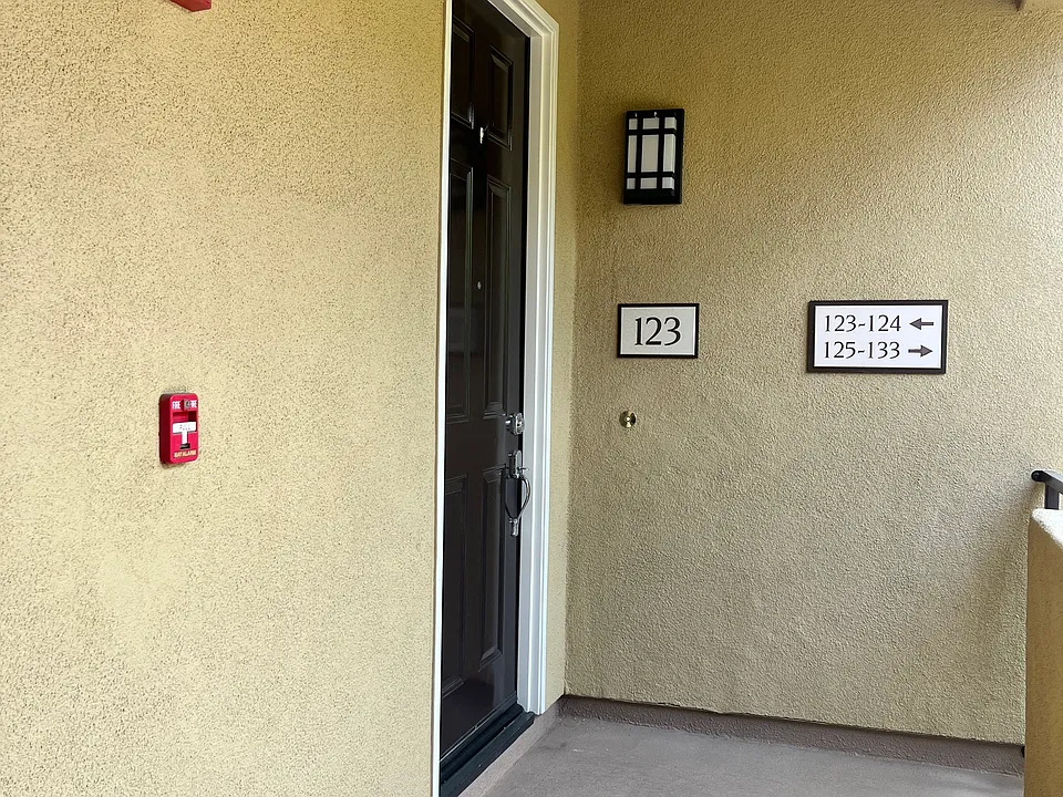 291 Riverdale Ct #123