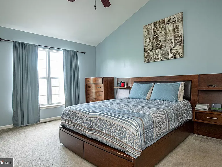 79 Hannah Ct — Photo 17