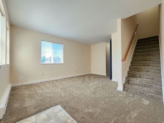 4th image of 3208 Hoyt Ave Unit 7