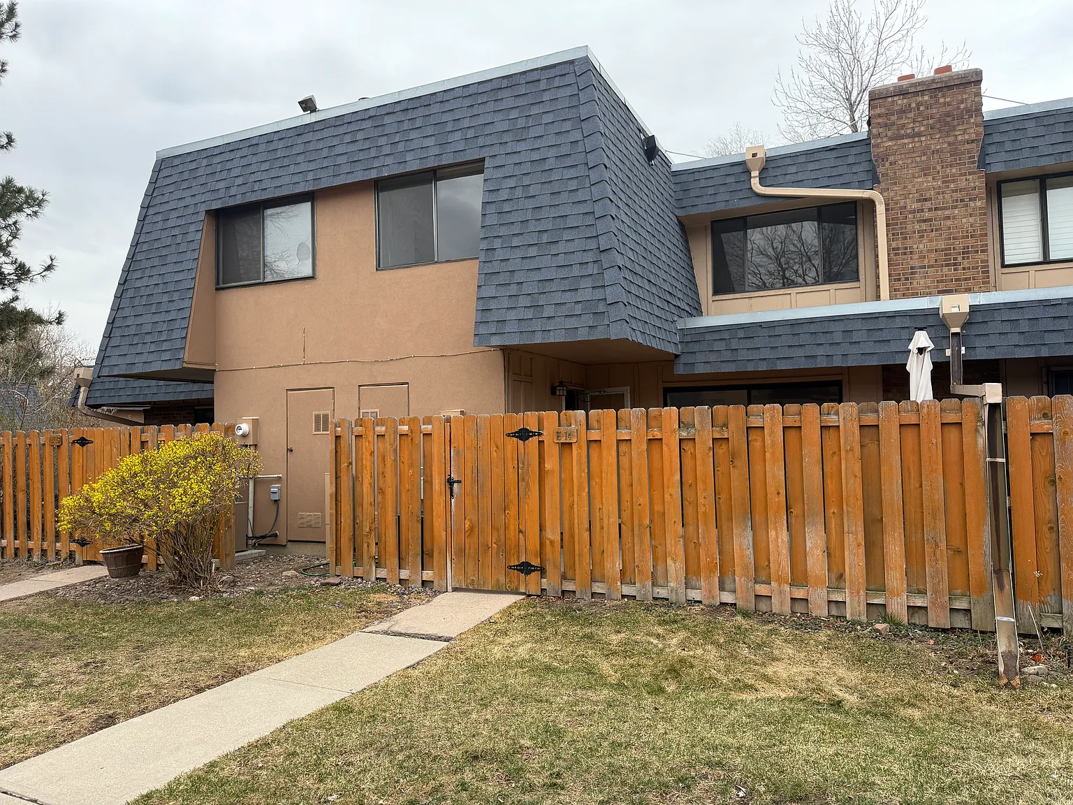 2 bed, 1.5 bath, 1142 sqft, $1,900 — Photo 4
