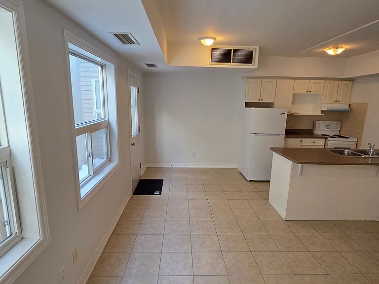 1898 Danforth Ave #302 — Photo 5