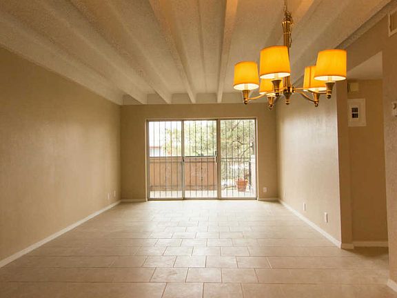 5th image of 1100 Alvarado Dr SE APT 204