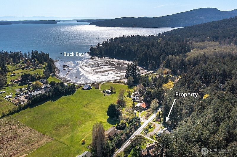 4th image of 445 Point Lawrence Road