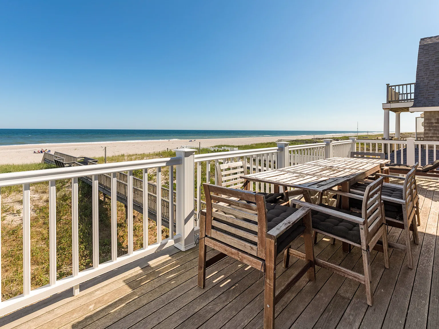 Hamptons Oceanfront Lifestyle — Photo 3
