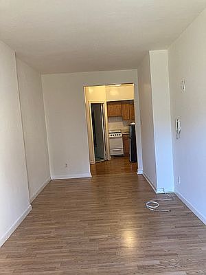 2nd image of 98 Pierrepont St #10