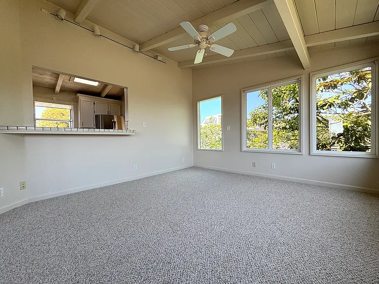 653 Bayview Dr — Photo 42