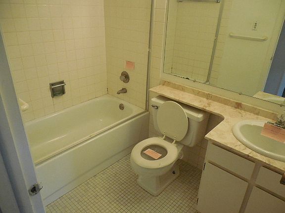 5th image of 812 Sandra Dr APT 1D