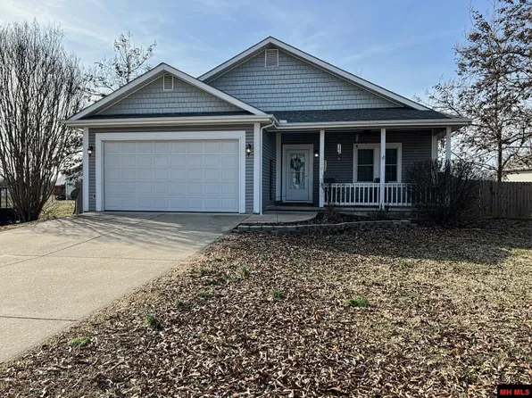 320 Magness Dr, Gassville, AR 72635