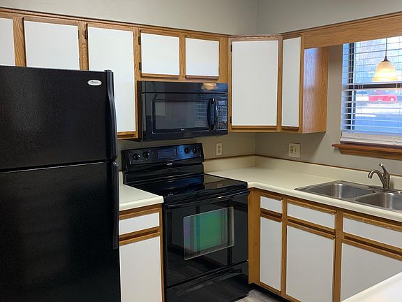 Spacious kitchen with plenty of cabinets