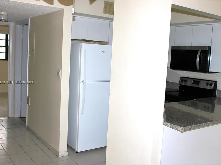 2260 W 55th St #2 — Photo 10