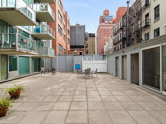 4th image of 540 W 50th St APT 1C