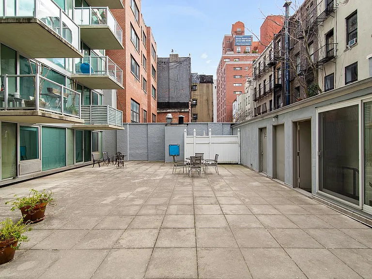 540 W 50th St #6A — Photo 11