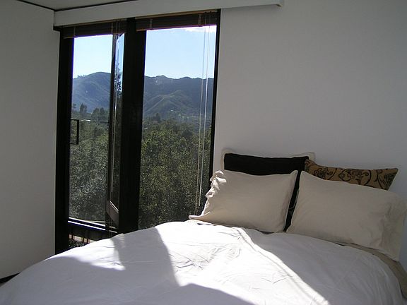 5th image of 1127 Canyon Trl