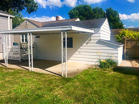 3rd image of 115 Riverview Dr