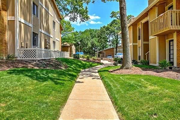 1st image of 572 Fieldmount Dr