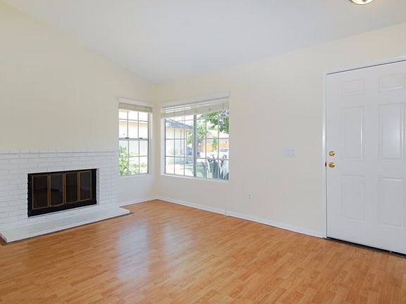 3rd image of 2282 Stonybrook Way