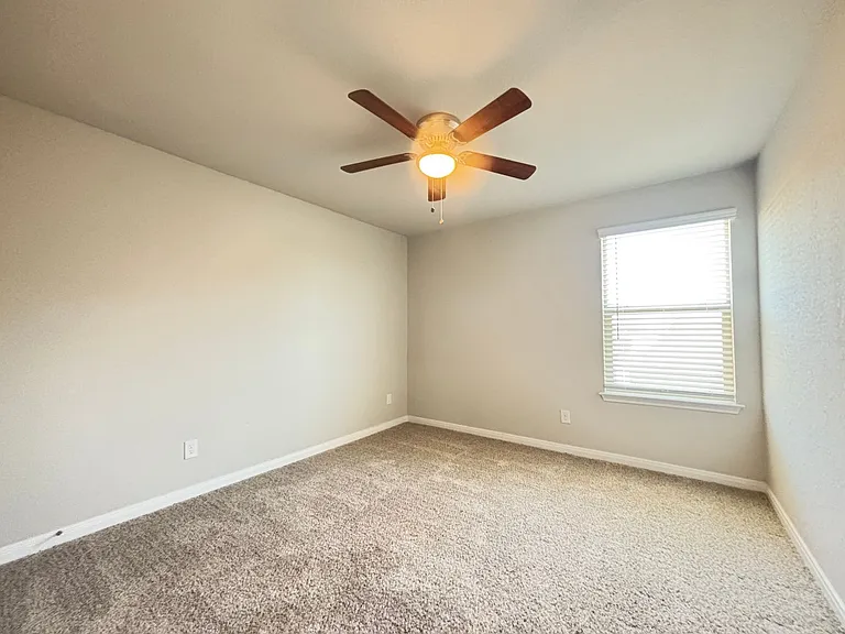 330 Caleb Ct — Photo 31