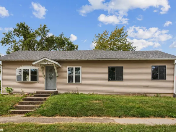 706 S 3rd St, Montezuma, IA 50171