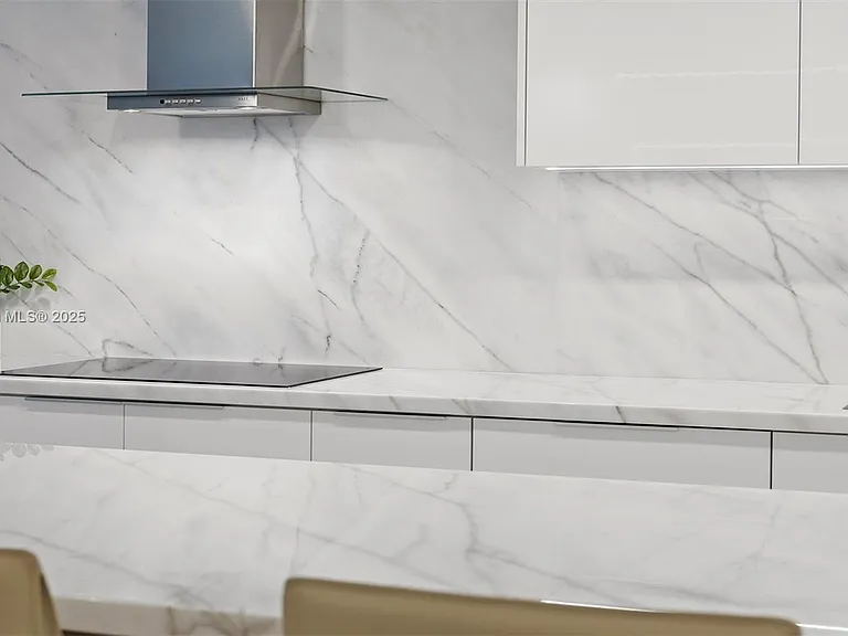 2301 Collins Ave #641 — Photo 15