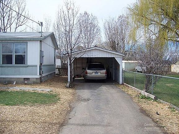 2nd image of 1215 NW Locust St