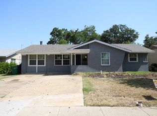 1831 Moonbeam Ln, Carrollton, TX 75006