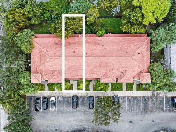 5th image of 2511 SW 82nd Ave #103