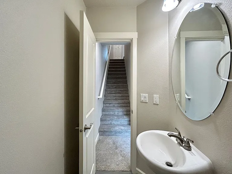7211 NW Eleanor Ave — Photo 28