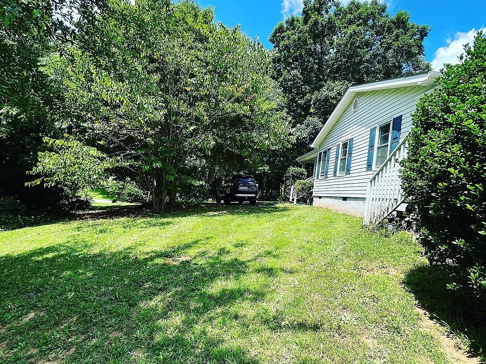 2nd image of 440 Cothran Creek Rd