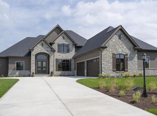 N41W23710 Century Farm Rd, Pewaukee, WI 53072