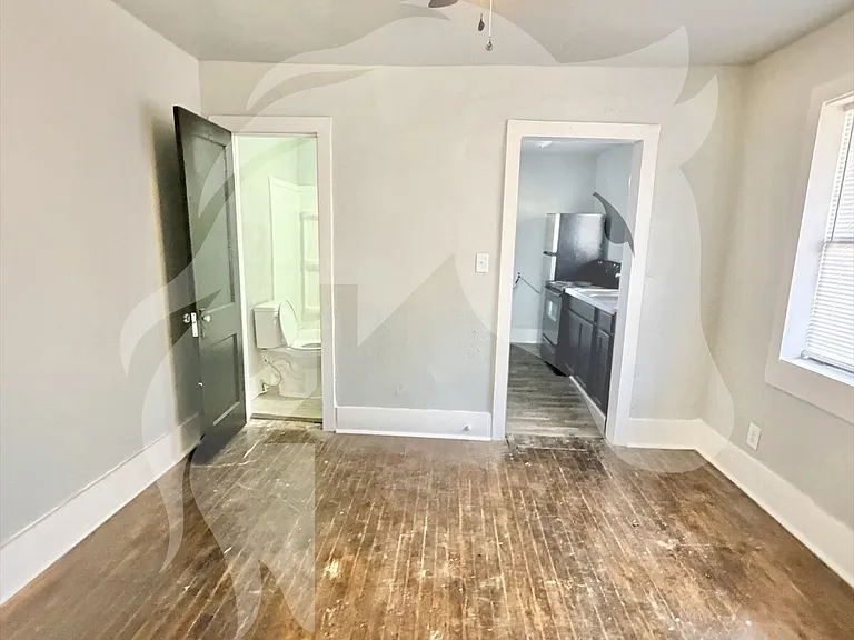 334 S Pine St — Photo 6