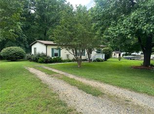 3768 Hillcroft Ln, Walkertown, NC 27051