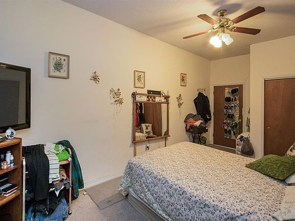5th image of 242 N Railroad St