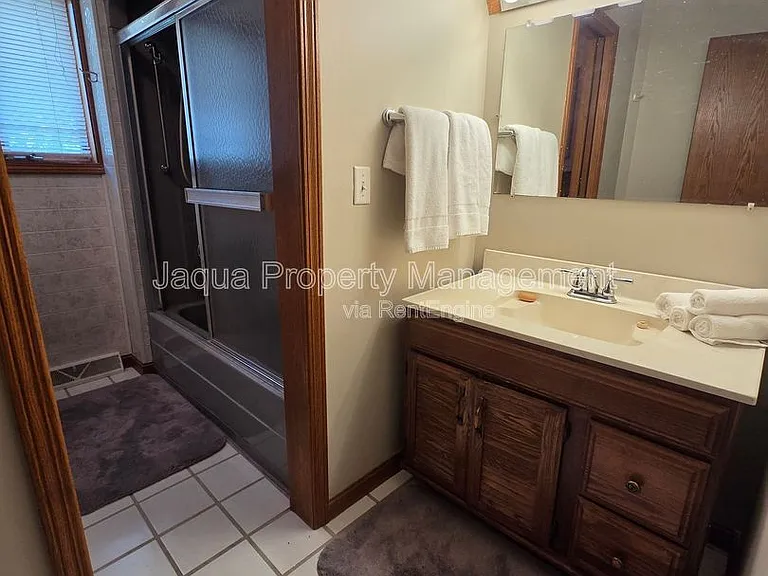 6660 Pine Rd — Photo 10