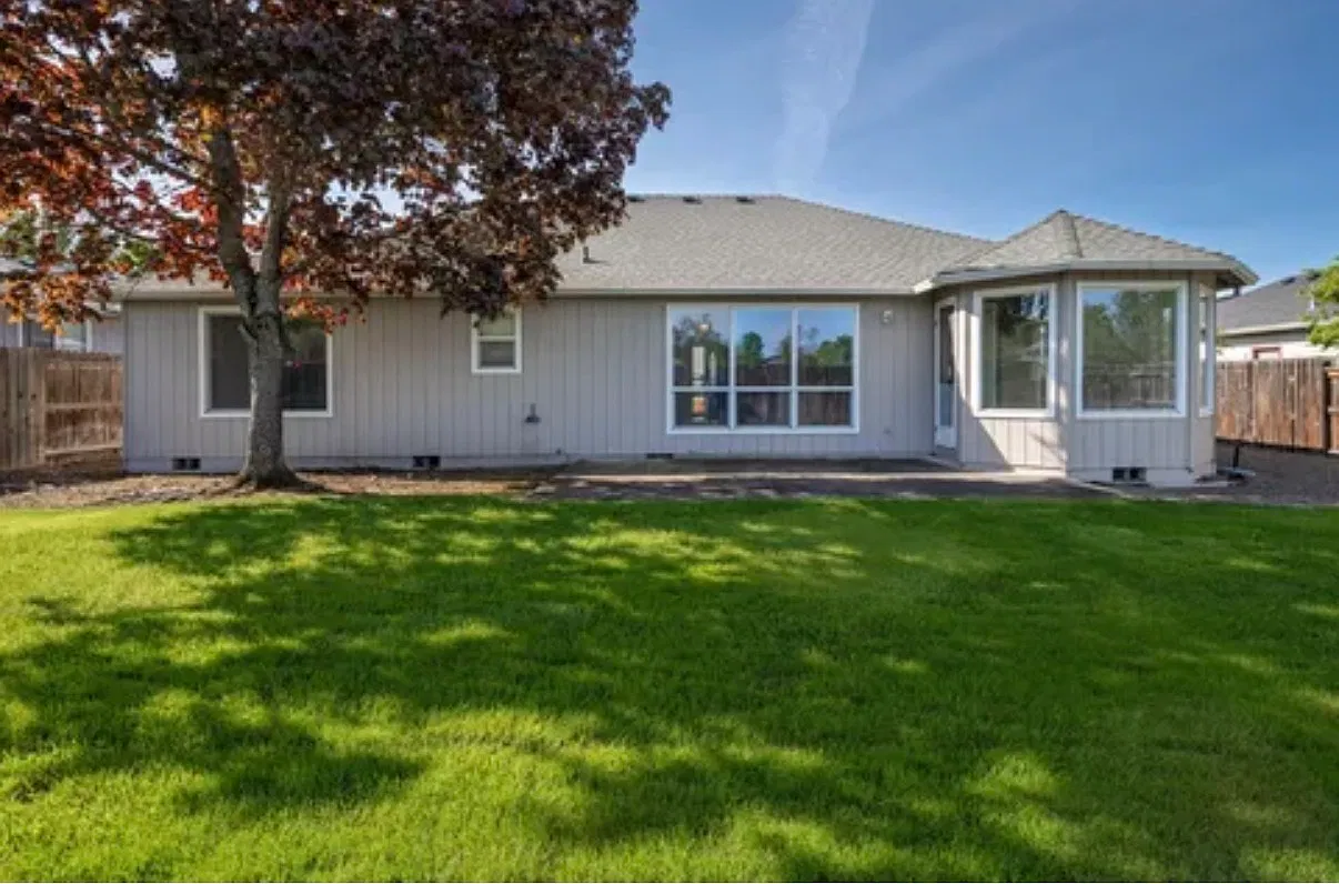 1621 Hollyhock Drive - 1 — Photo 3
