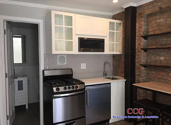 Rented by CCG Real Estate Brokerage | media 8