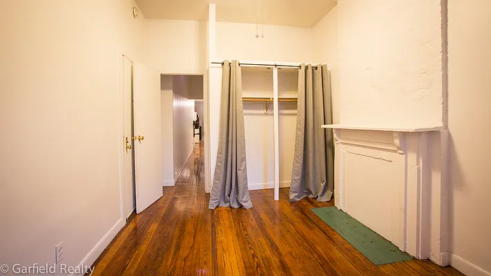 Rented by Garfield Realty  | media 24