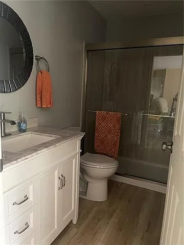 1059 Brandon Dr — Photo 3