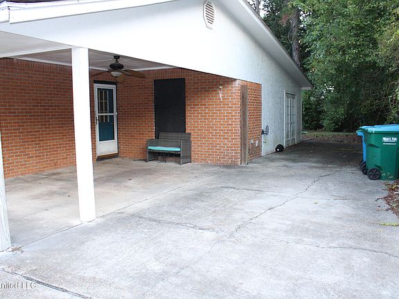 5th image of 2715 Hargrove Dr