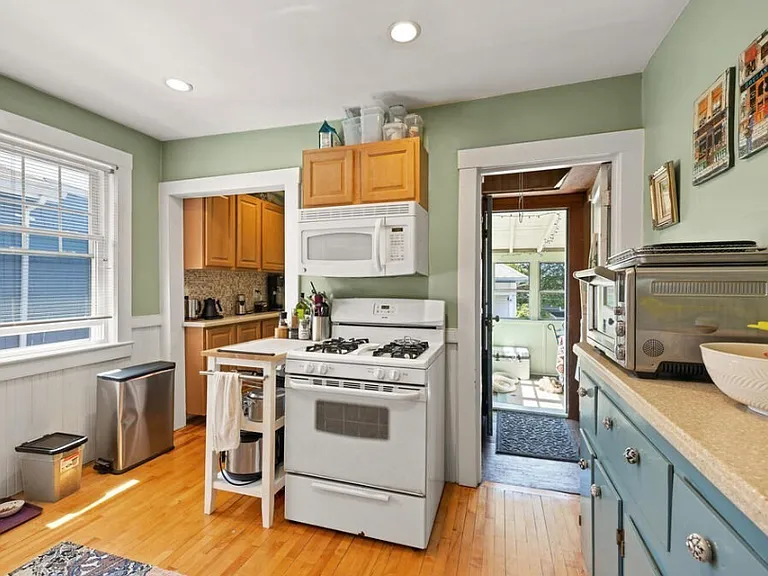 64 Woods Ave #2 — Photo 3