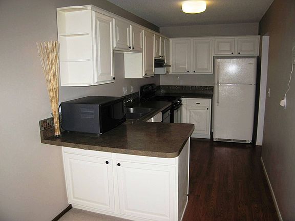 3rd image of 3584 York Dr