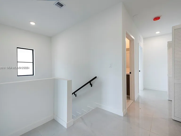 1327 NW 2nd Ln — Photo 10