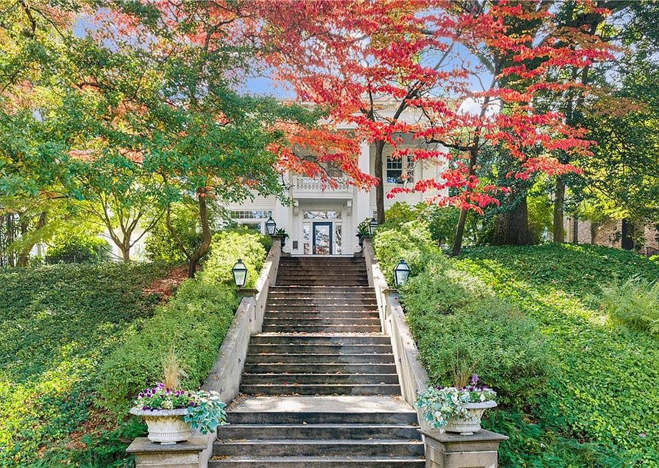 1st image of 31 Inman Cir NE