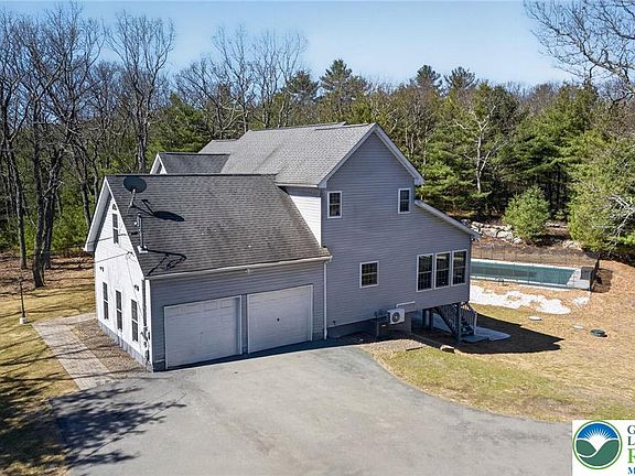 2nd image of 162 Oak Ridge Dr