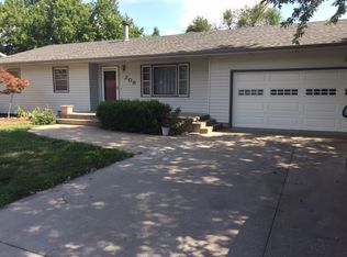 209 Willow Ln, Hesston, KS 67062