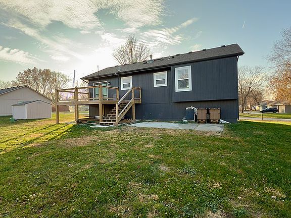 3rd image of 405 S Monroe St