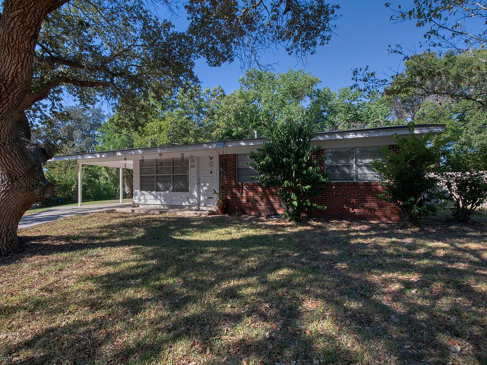 1st image of 10 Bayou Woods Ct