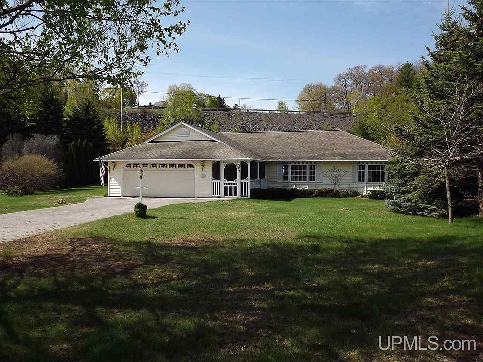 1st image of 907 W Lakeshore Cir