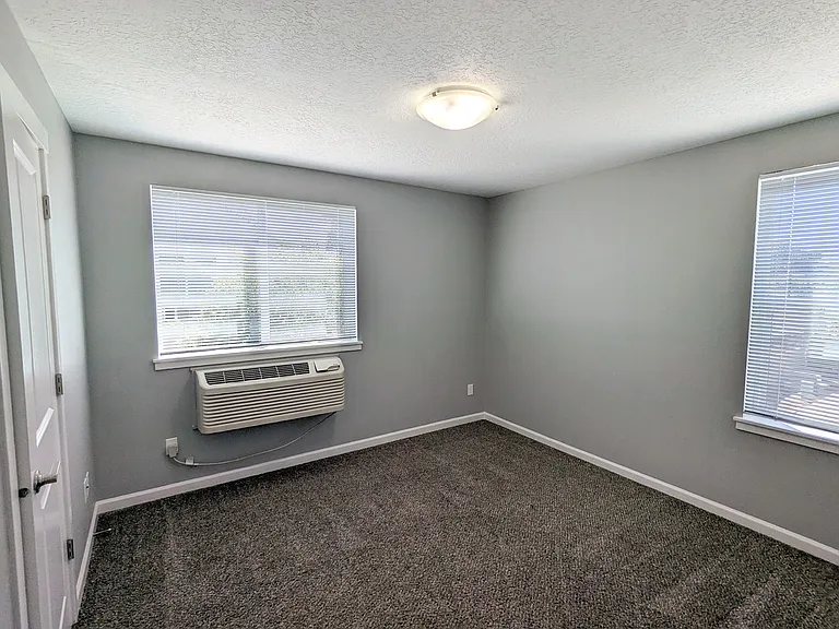 1040 Park Ave NE #105 — Photo 16
