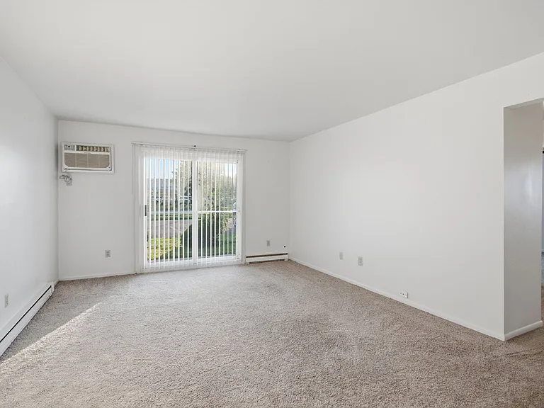 825 South Grand Avenue — Photo 12