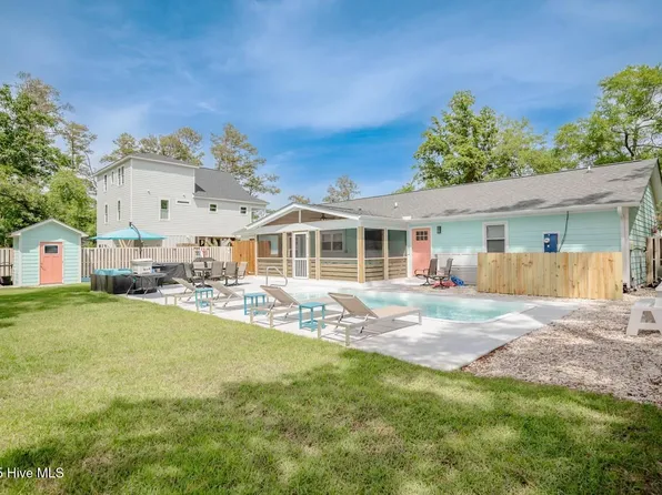 221 NE 58th Street, Oak Island, NC 28465
